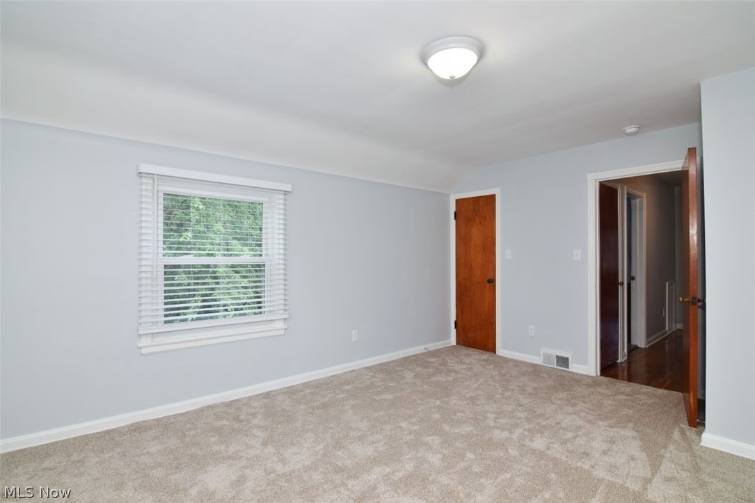 2492 Newbury Drive Cleveland Heights OH 44118