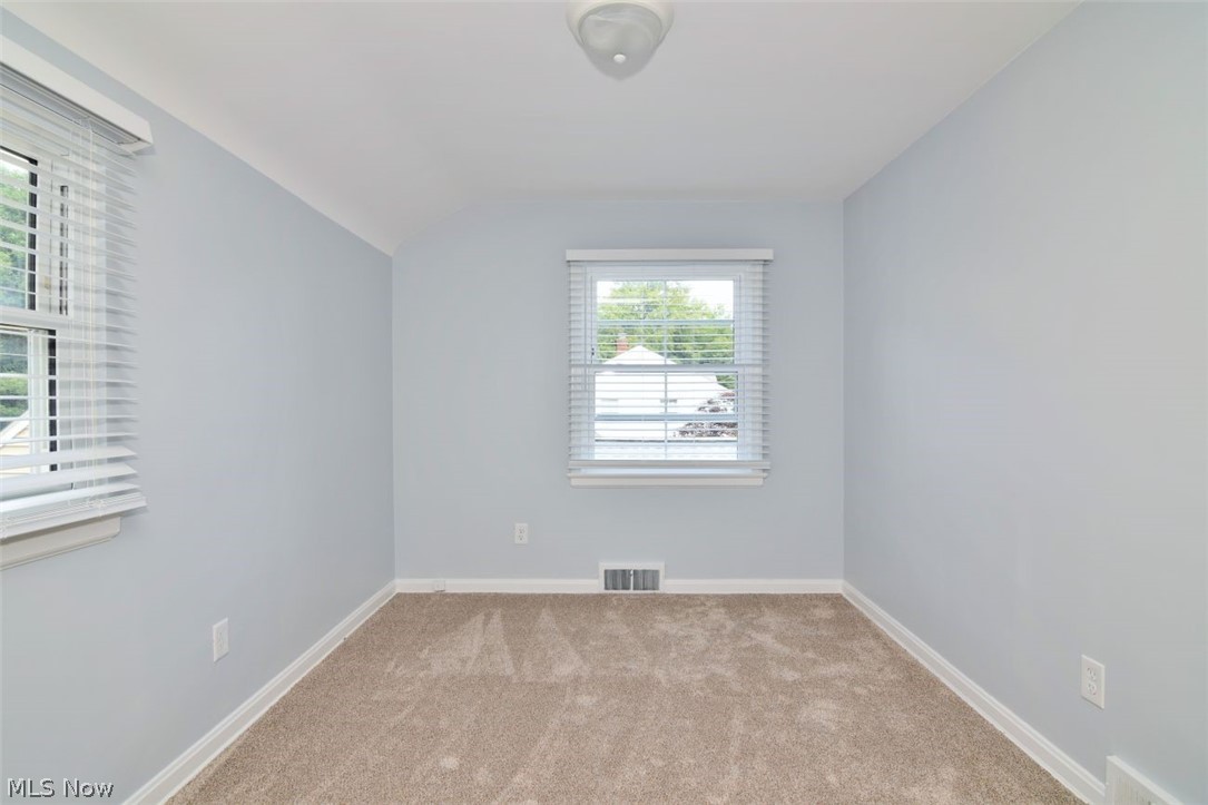 2492 Newbury Drive Cleveland Heights OH 44118