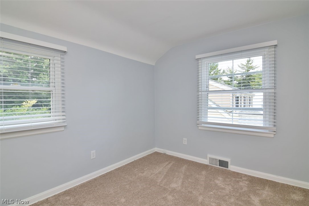 2492 Newbury Drive Cleveland Heights OH 44118