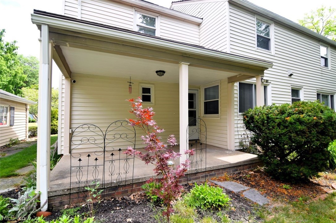 2492 Newbury Drive Cleveland Heights OH 44118