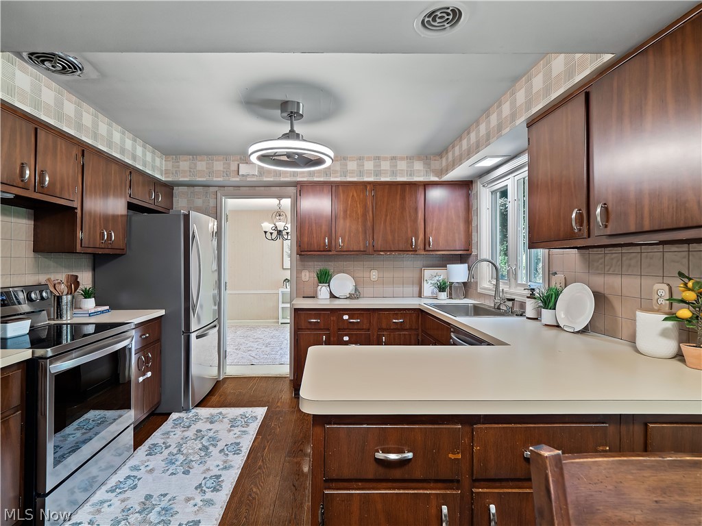 5235 Meadow Wood Boulevard Lyndhurst OH 44124