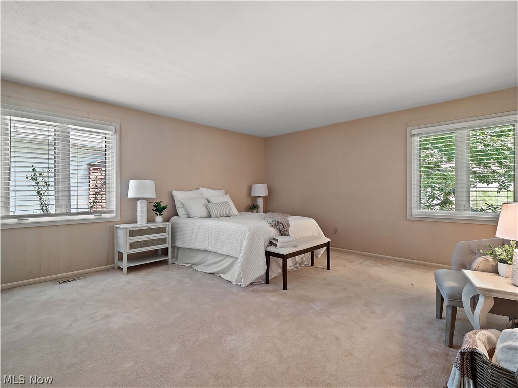 5235 Meadow Wood Boulevard Lyndhurst OH 44124