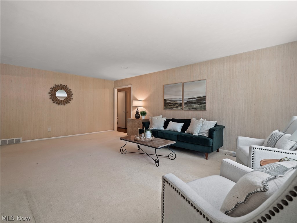 5235 Meadow Wood Boulevard Lyndhurst OH 44124
