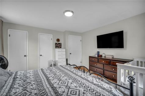 4403 Dawnshire Drive Parma OH 44134