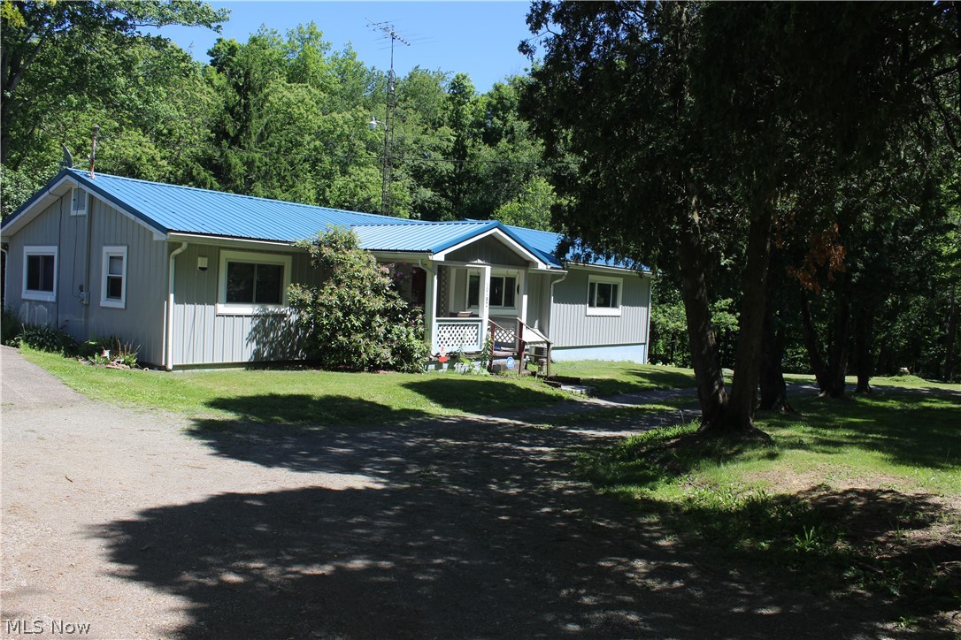 10182 Andora Road NE East Rochester OH 44625