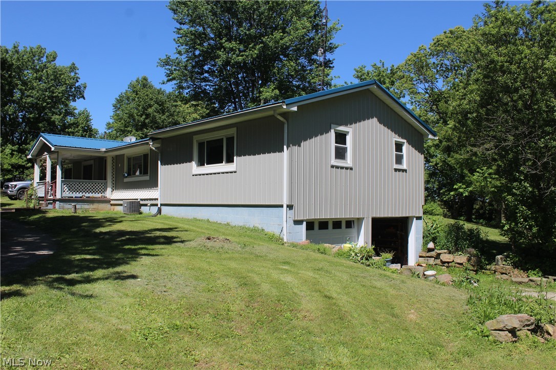 10182 Andora Road NE East Rochester OH 44625