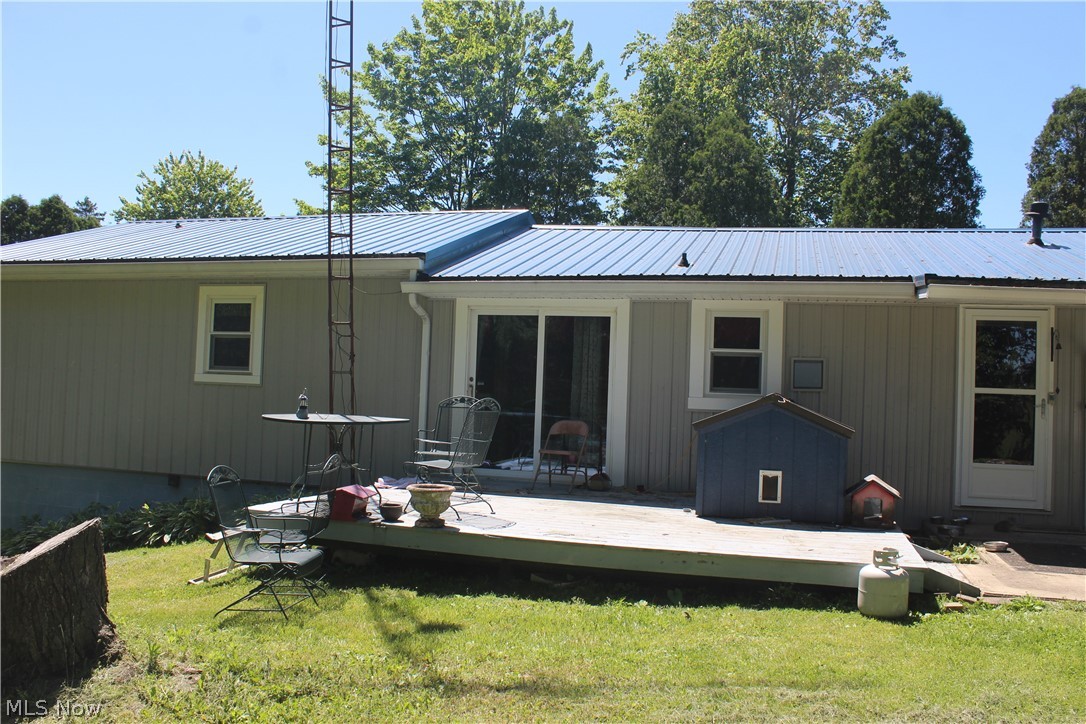 10182 Andora Road NE East Rochester OH 44625