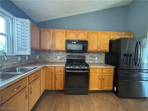 5788 W Breezeway Drive North Ridgeville OH 44039