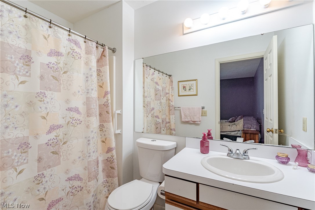 199 E Parkway Drive Madison OH 44057