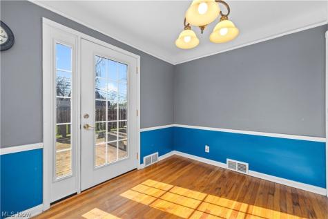 6017 Hodgman Drive Parma Heights OH 44130