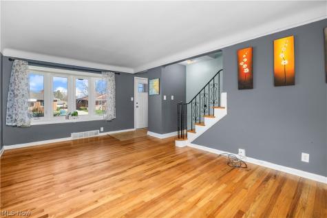 6017 Hodgman Drive Parma Heights OH 44130