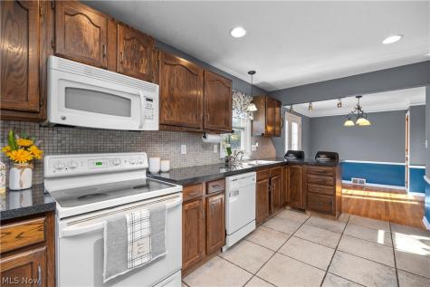 6017 Hodgman Drive Parma Heights OH 44130