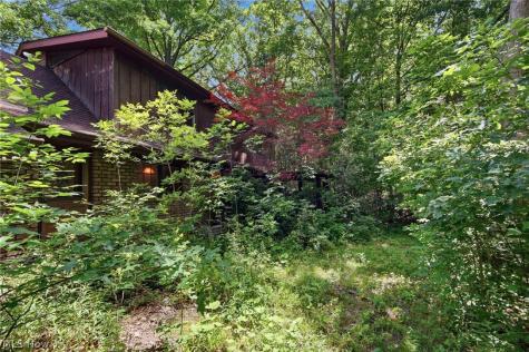 776 Perry Avenue Ravenna OH 44266