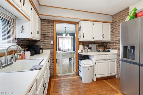 2390 Roth Drive Cuyahoga Falls OH 44221