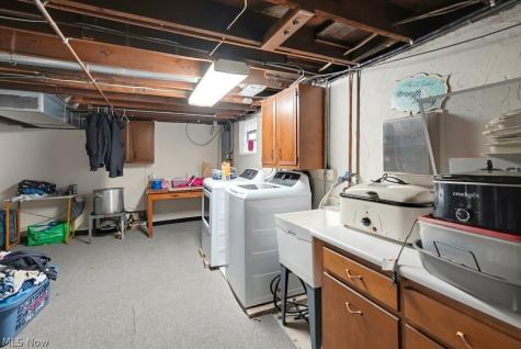 2390 Roth Drive Cuyahoga Falls OH 44221