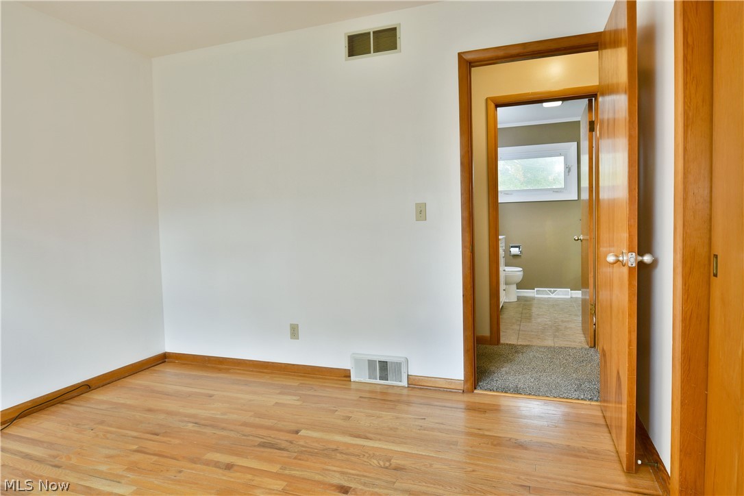 8294 Englewood Street NE Warren OH 44484