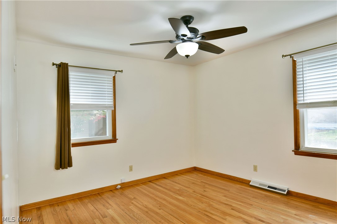 8294 Englewood Street NE Warren OH 44484