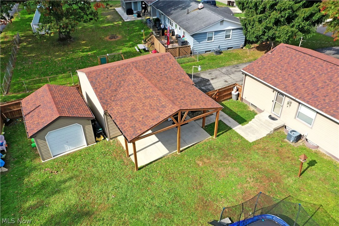 8294 Englewood Street NE Warren OH 44484