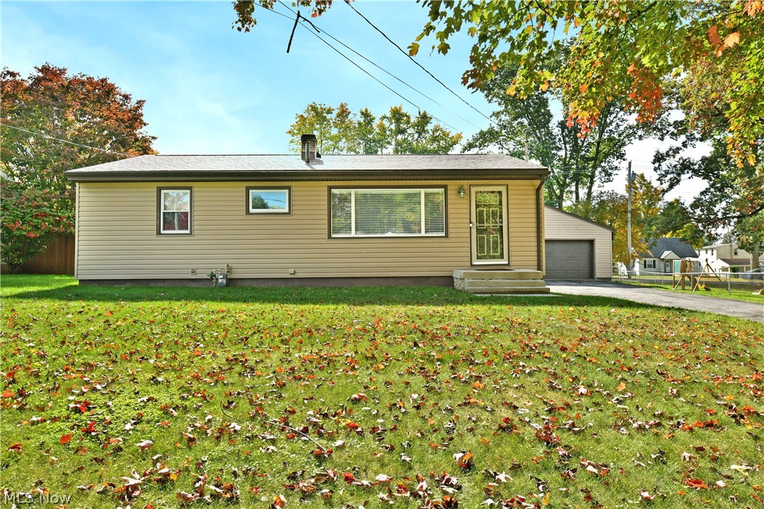 8294 Englewood Street NE Warren OH 44484