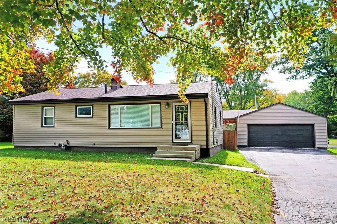 8294 Englewood Street NE Warren OH 44484