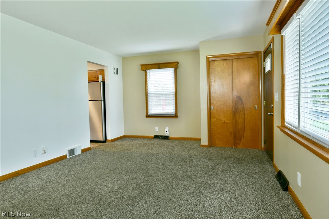 8294 Englewood Street NE Warren OH 44484