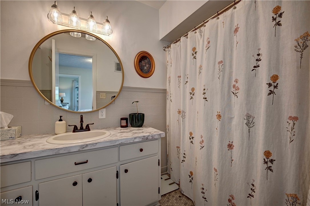 7506 Roy Andrews Road NW New Philadelphia OH 44663