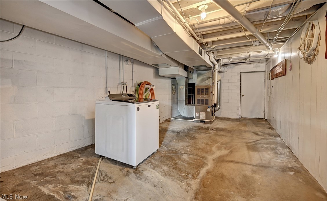 7506 Roy Andrews Road NW New Philadelphia OH 44663