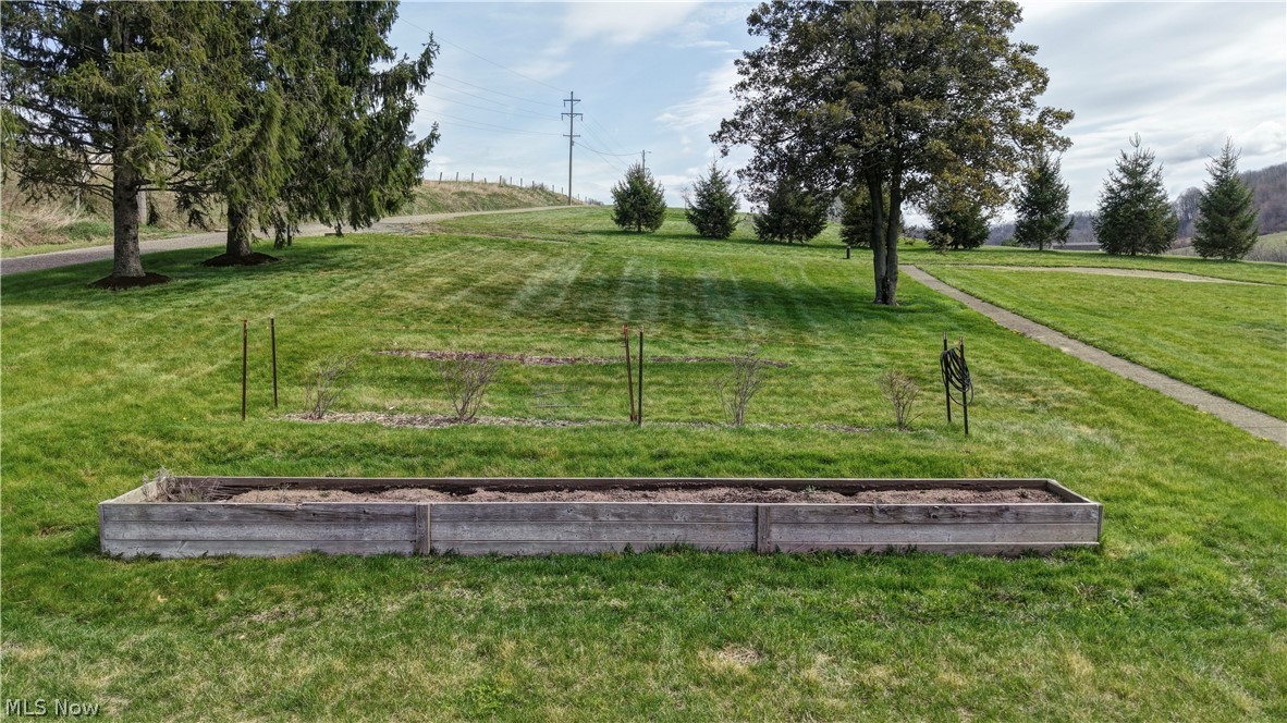 7506 Roy Andrews Road NW New Philadelphia OH 44663