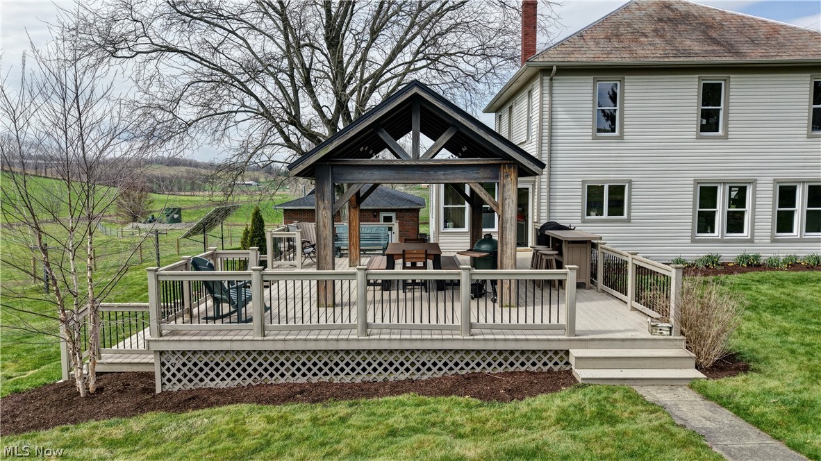 7506 Roy Andrews Road NW New Philadelphia OH 44663