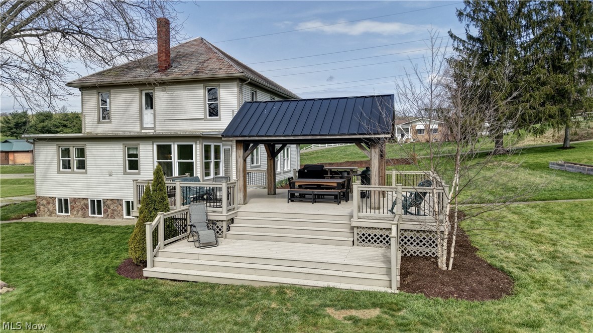 7506 Roy Andrews Road NW New Philadelphia OH 44663