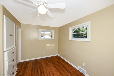 69 W Hiram Street Barberton OH 44203