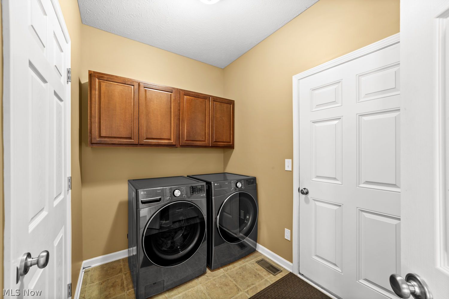 10329 Redbud Drive Aurora OH 44202
