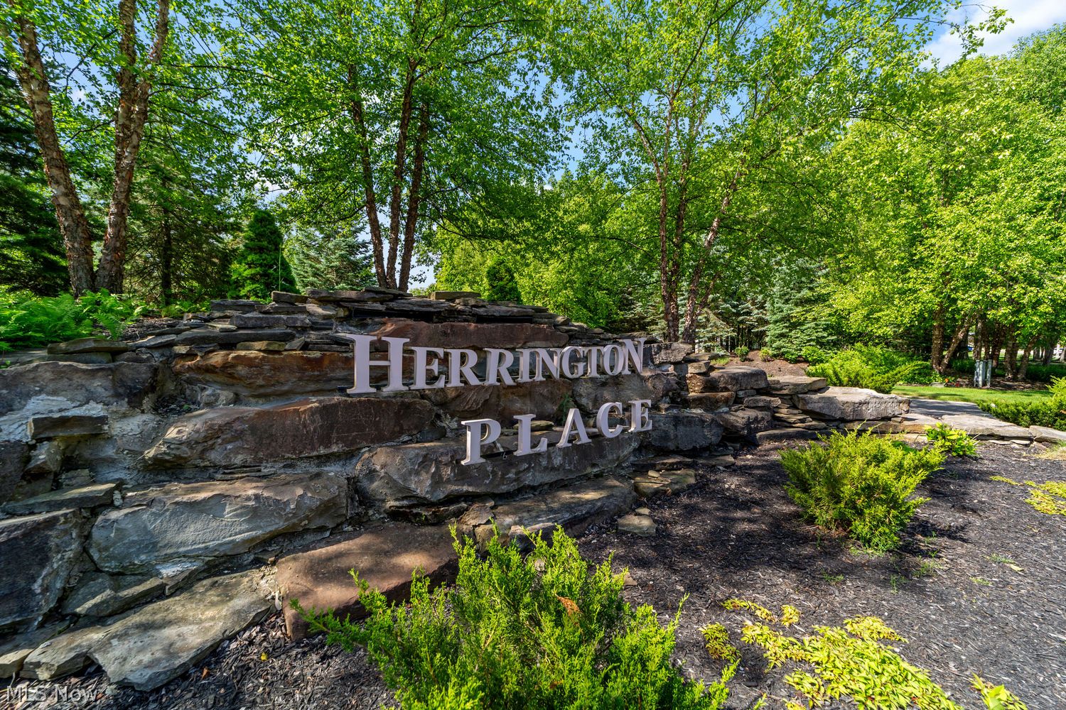 10329 Redbud Drive Aurora OH 44202