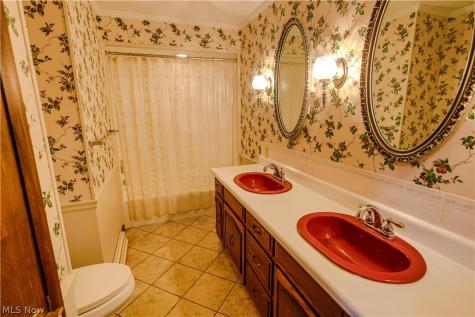 1740 Washington Boulevard Louisville OH 44641