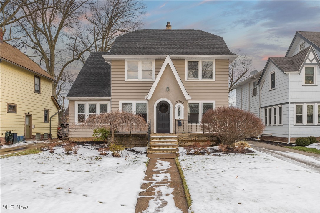 17702 Narragansett Avenue Lakewood OH 44107