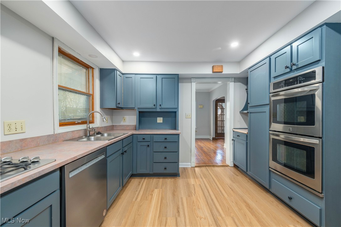 17702 Narragansett Avenue Lakewood OH 44107