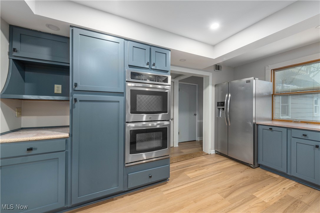 17702 Narragansett Avenue Lakewood OH 44107