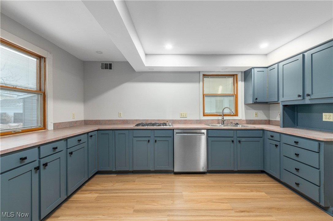 17702 Narragansett Avenue Lakewood OH 44107