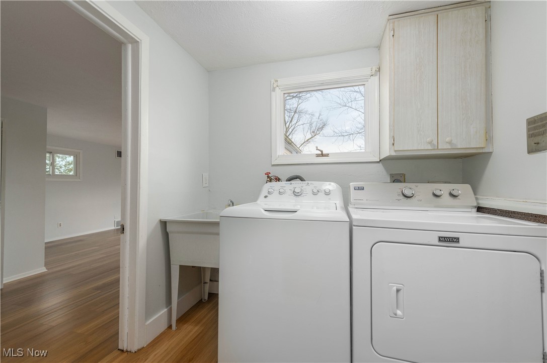 17702 Narragansett Avenue Lakewood OH 44107