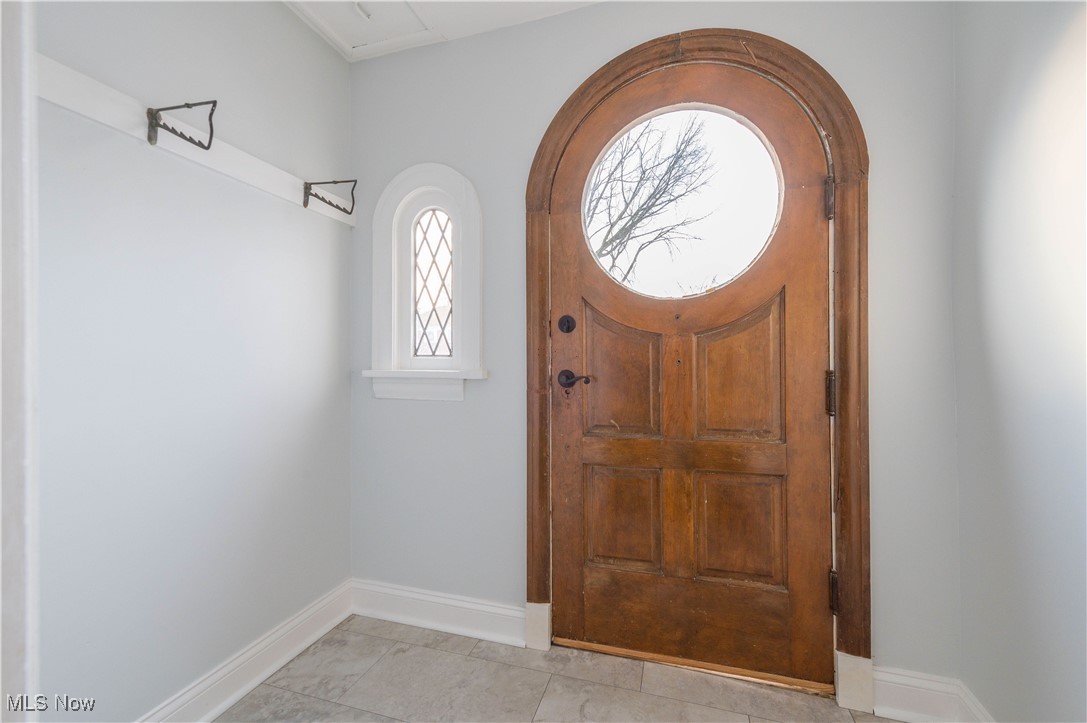 17702 Narragansett Avenue Lakewood OH 44107