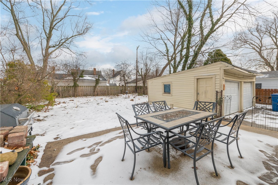 17702 Narragansett Avenue Lakewood OH 44107