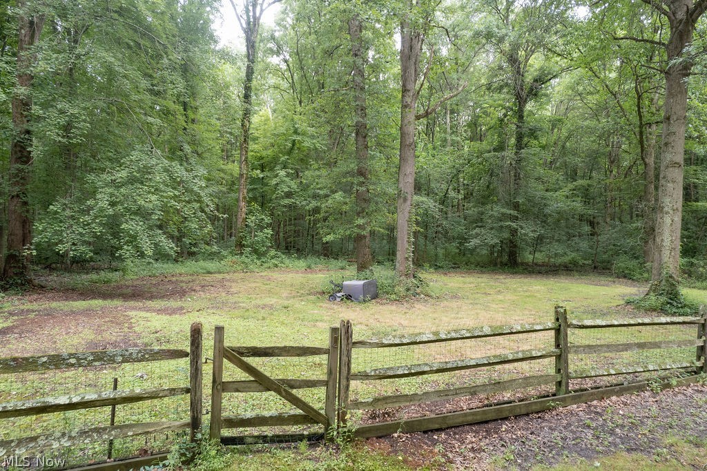 18620 Shaw Road Chagrin Falls OH 44023