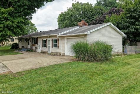 1750 Fairbrook Avenue NE East Canton OH 44730