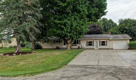1750 Fairbrook Avenue NE East Canton OH 44730
