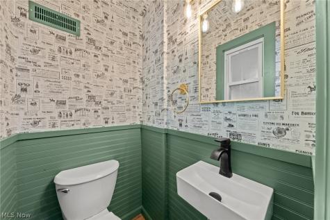 1913 Staunton Road Cleveland Heights OH 44118
