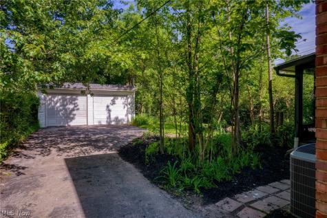 1913 Staunton Road Cleveland Heights OH 44118