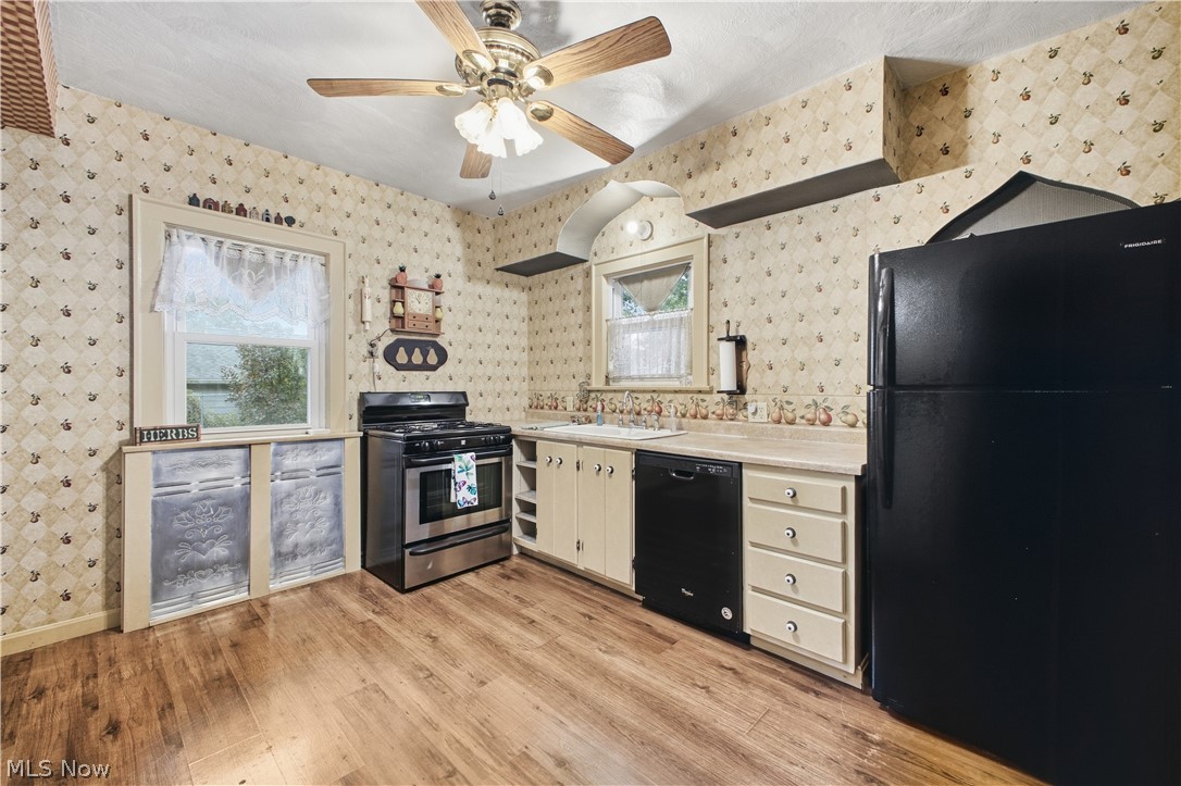 24 Overlook Boulevard Struthers OH 44471