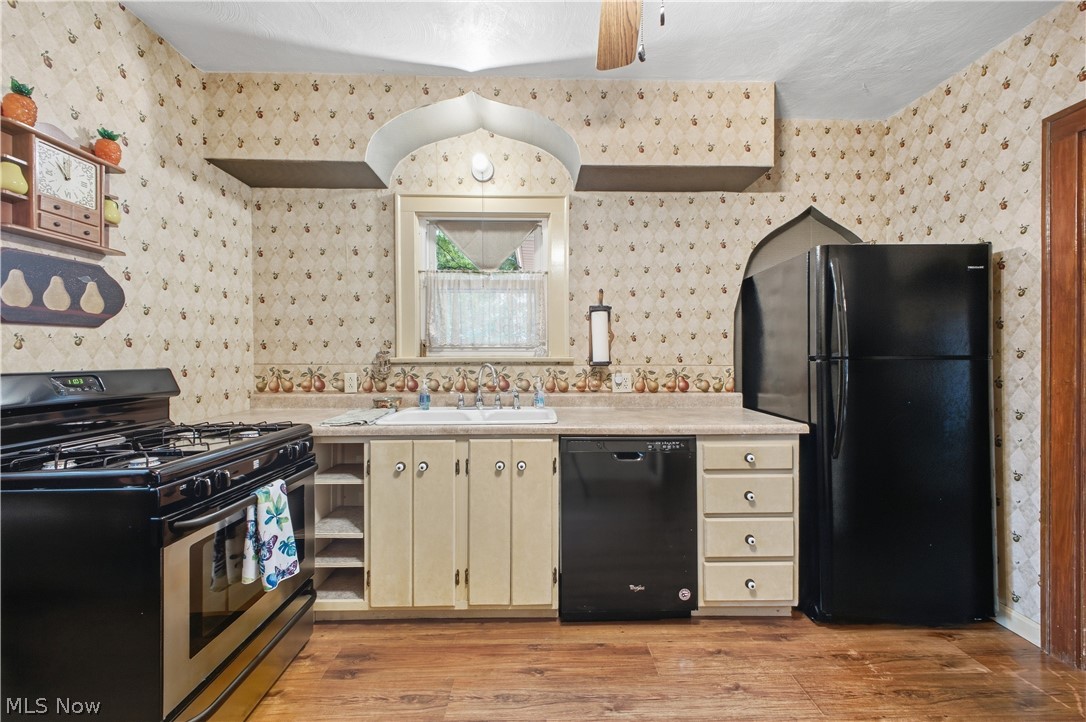 24 Overlook Boulevard Struthers OH 44471