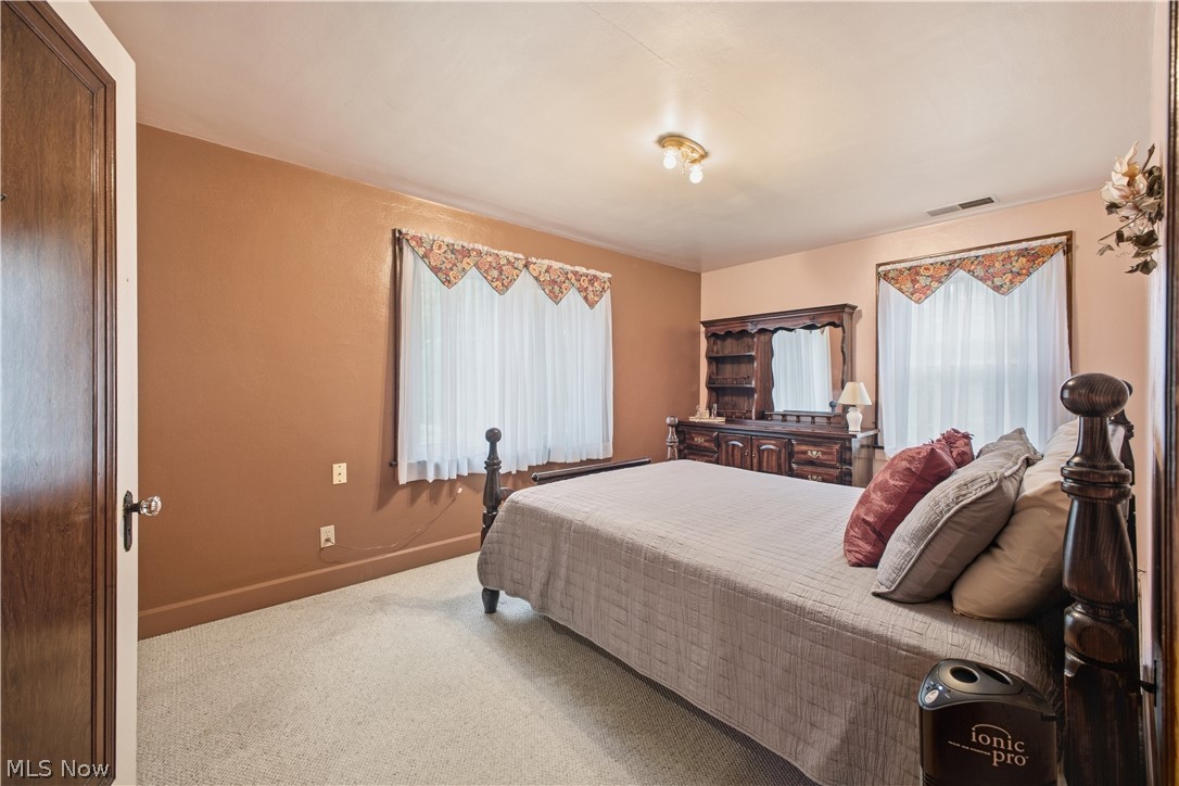 24 Overlook Boulevard Struthers OH 44471