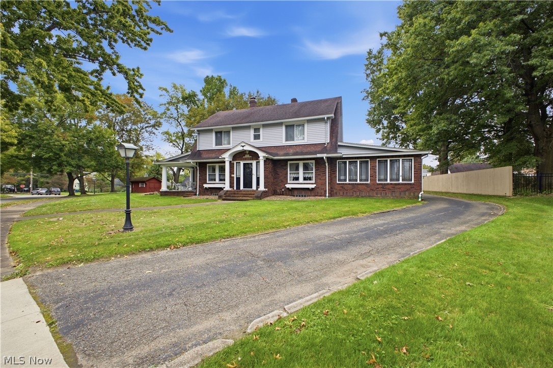 24 Overlook Boulevard Struthers OH 44471